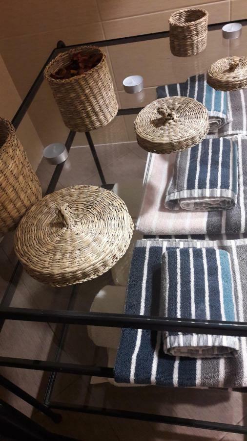 奈维斯 Dora酒店 外观 照片
